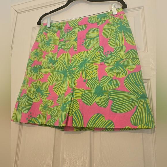 Lilly Pulitzer White Label pink/green Madison Skort.  Size 10.  EUC $35 - Picture 1 of 1